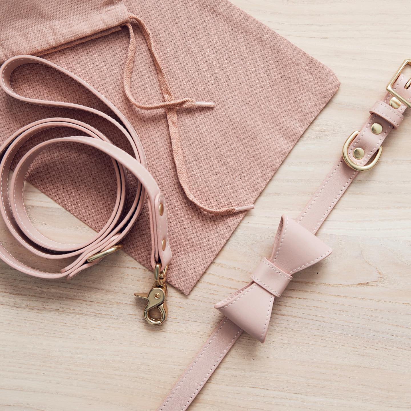 KFX-1365053 Cute Bow Collar and Leash Set for Pets - Fashionable Cotton Design in Blue and Pink