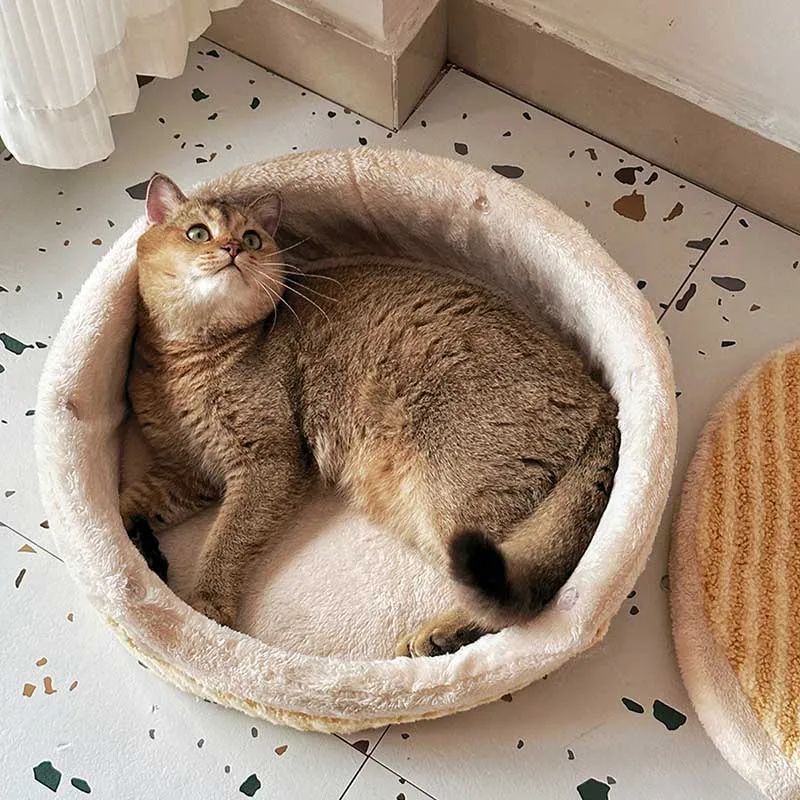 KFX-1441085 Cozy Cat Nest with Removable Lid - Winter-Ready & Washable Pet House, 45cm Diameter, Suitable for Cats up to 7.5kg