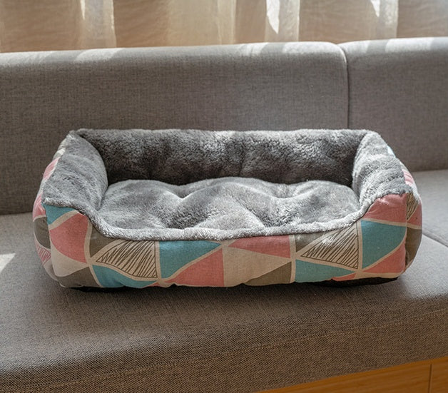 KFX-1473853 Cozy Four Seasons Doghouse with Summer Mat and Ham Sausage Accessories