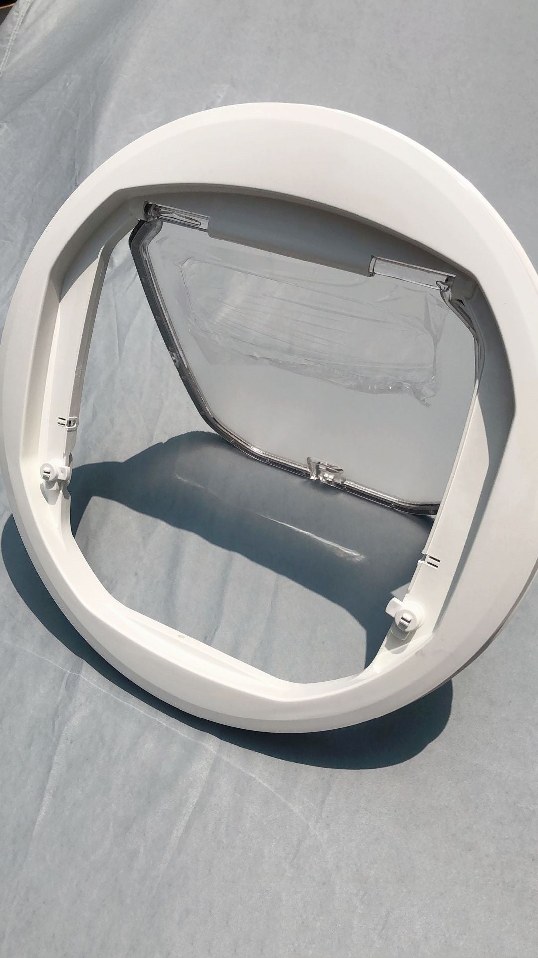 KFX-1488573 Round Lockable Pet Door with Weather Seal - Fits Glass Panels, Model XA-210