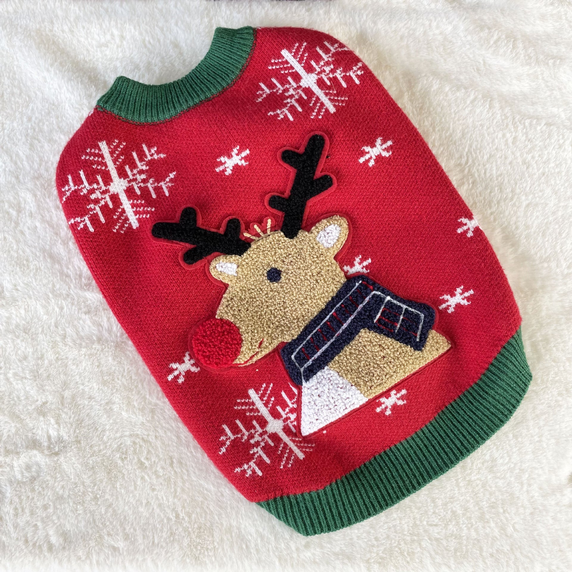 KFX-1516093 Christmas Padded Dog Sweater in Green and Red - Cozy Wool Design for Dogs