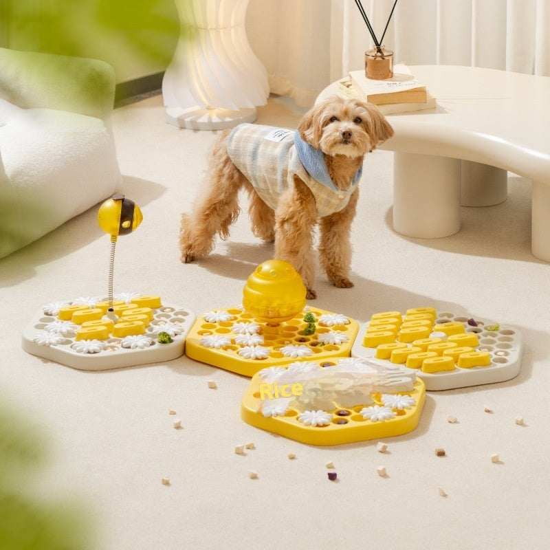 KFX-1649981 Interactive Slow Feeder Dog Puzzle Toy - Honeycomb Design for Engaging Mealtime Fun