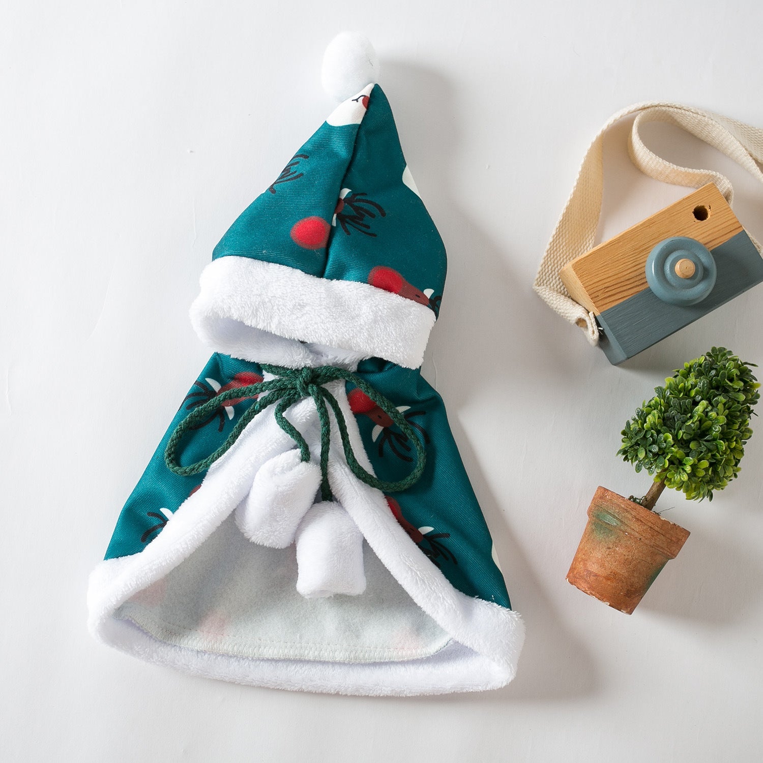 KFX-1654589 Little Red Riding Hood Cloak for Pets – Stylish Deer Cape in Red or Green, Sizes S, M, L