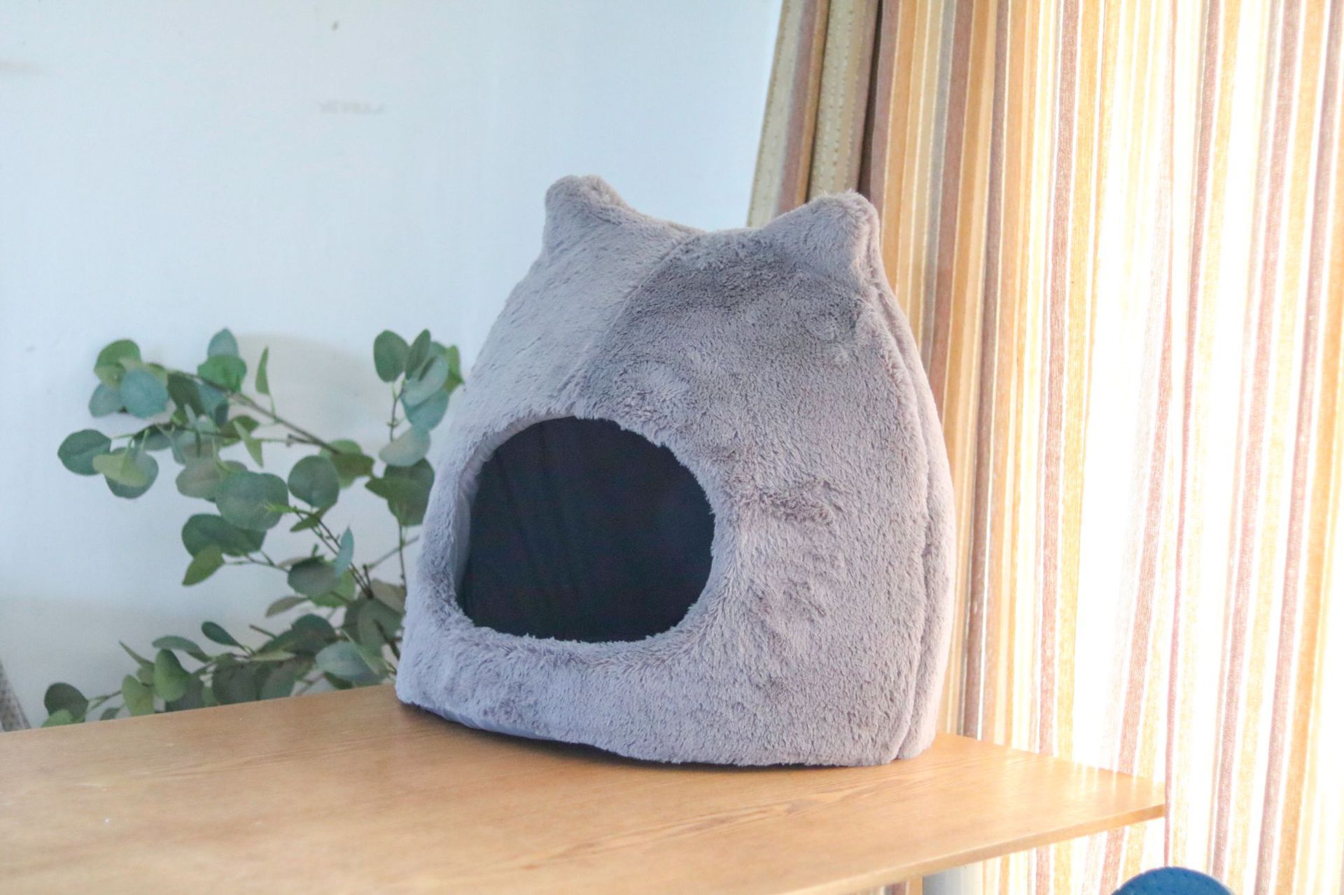 KFX-1658941 Cozy Cat Nest for Autumn and Winter – Removable, Washable, Semi-Closed Design with Cat Ears, Universal for All Seasons