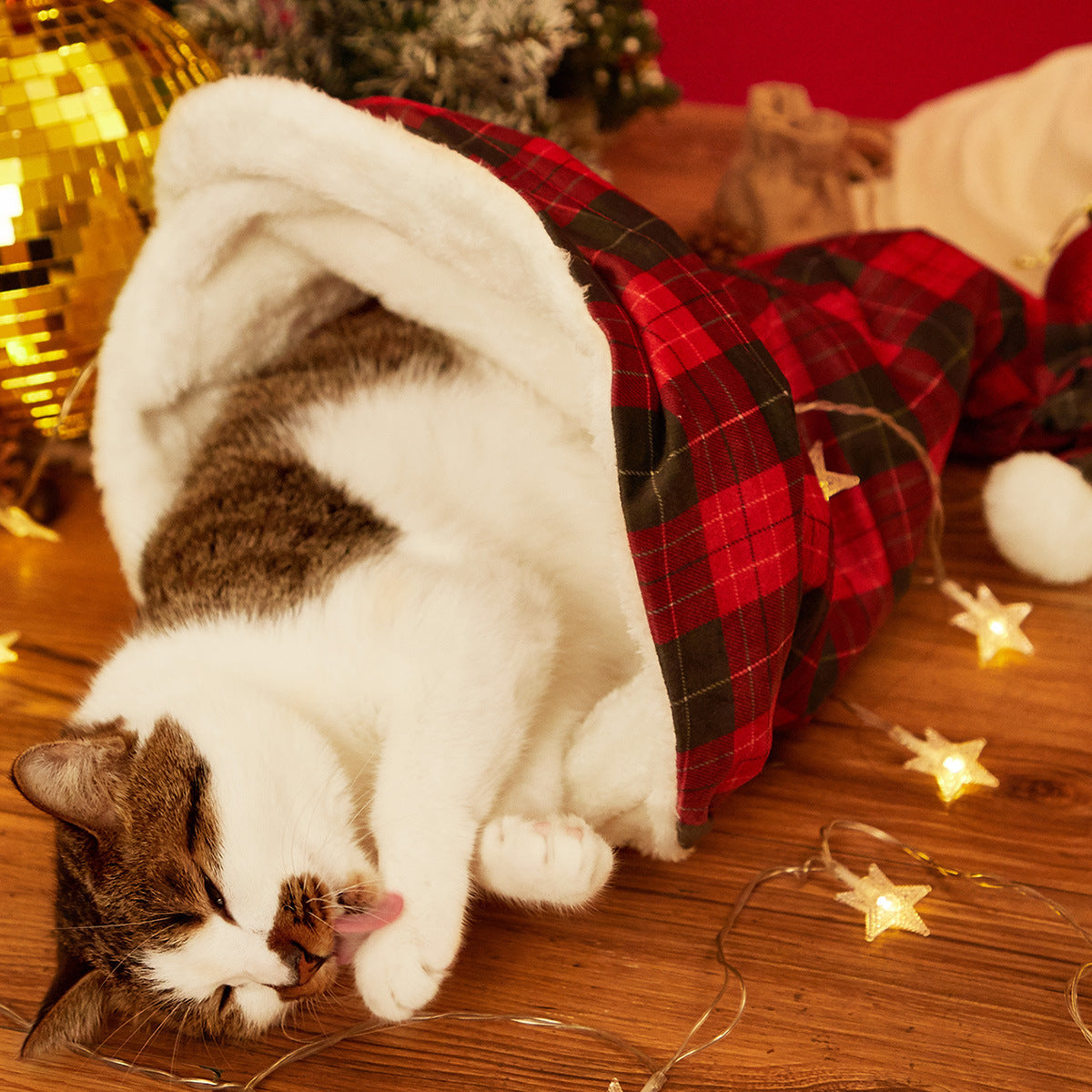 KFX-1720509 Cozy Cotton Christmas Igloo Pet Nest Mat for Warmth and Comfort