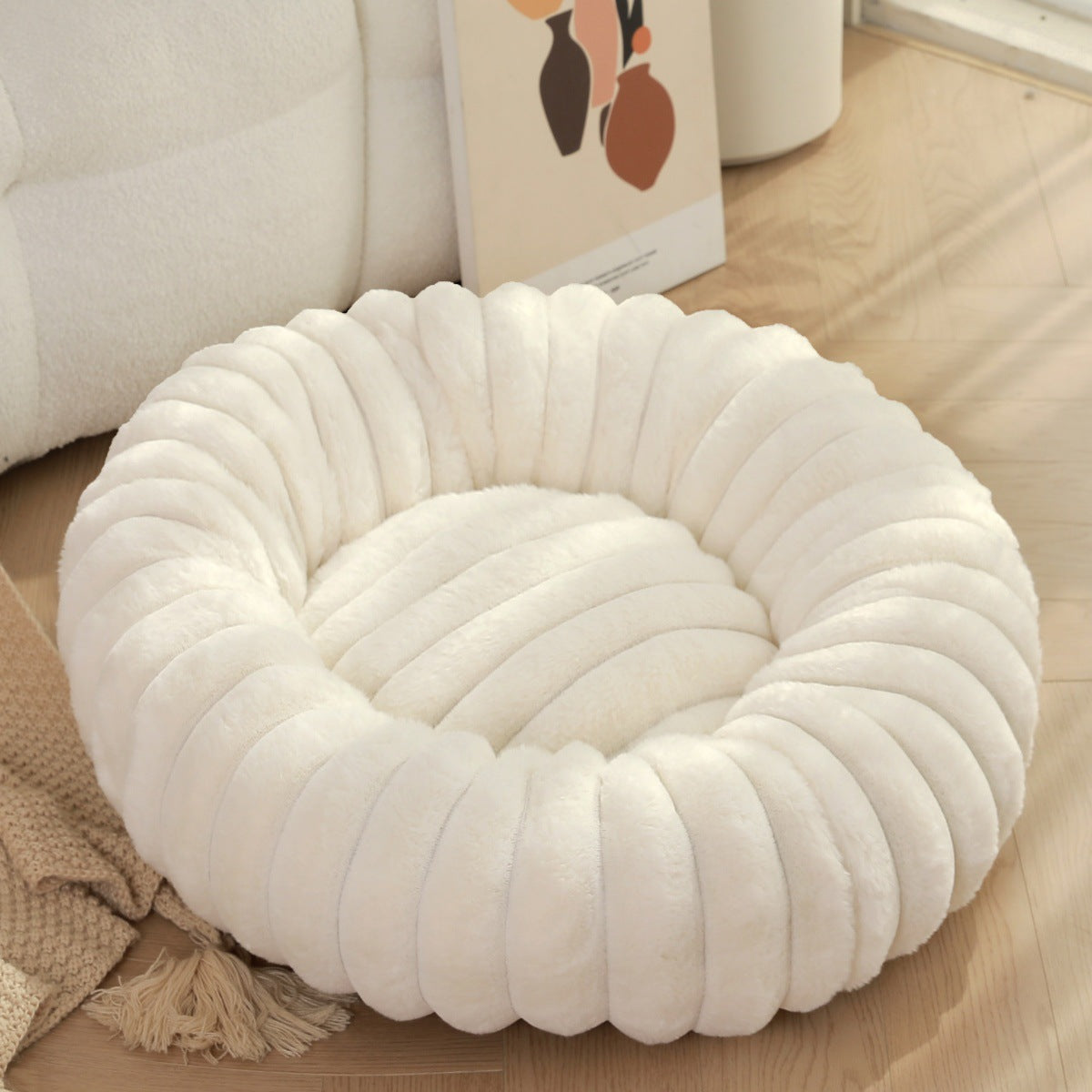 KFX-1813053 Cozy Round Plush Rabbit Mat for Cats and Dogs - Warm Winter Nest Bed
