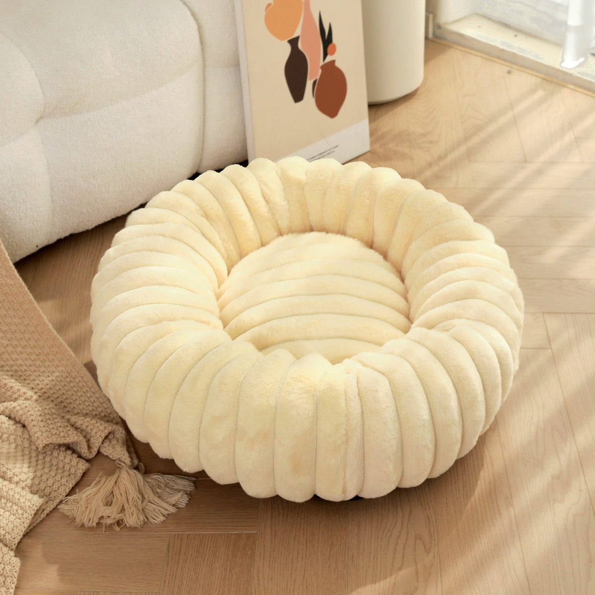 KFX-1813053 Cozy Round Plush Rabbit Mat for Cats and Dogs - Warm Winter Nest Bed