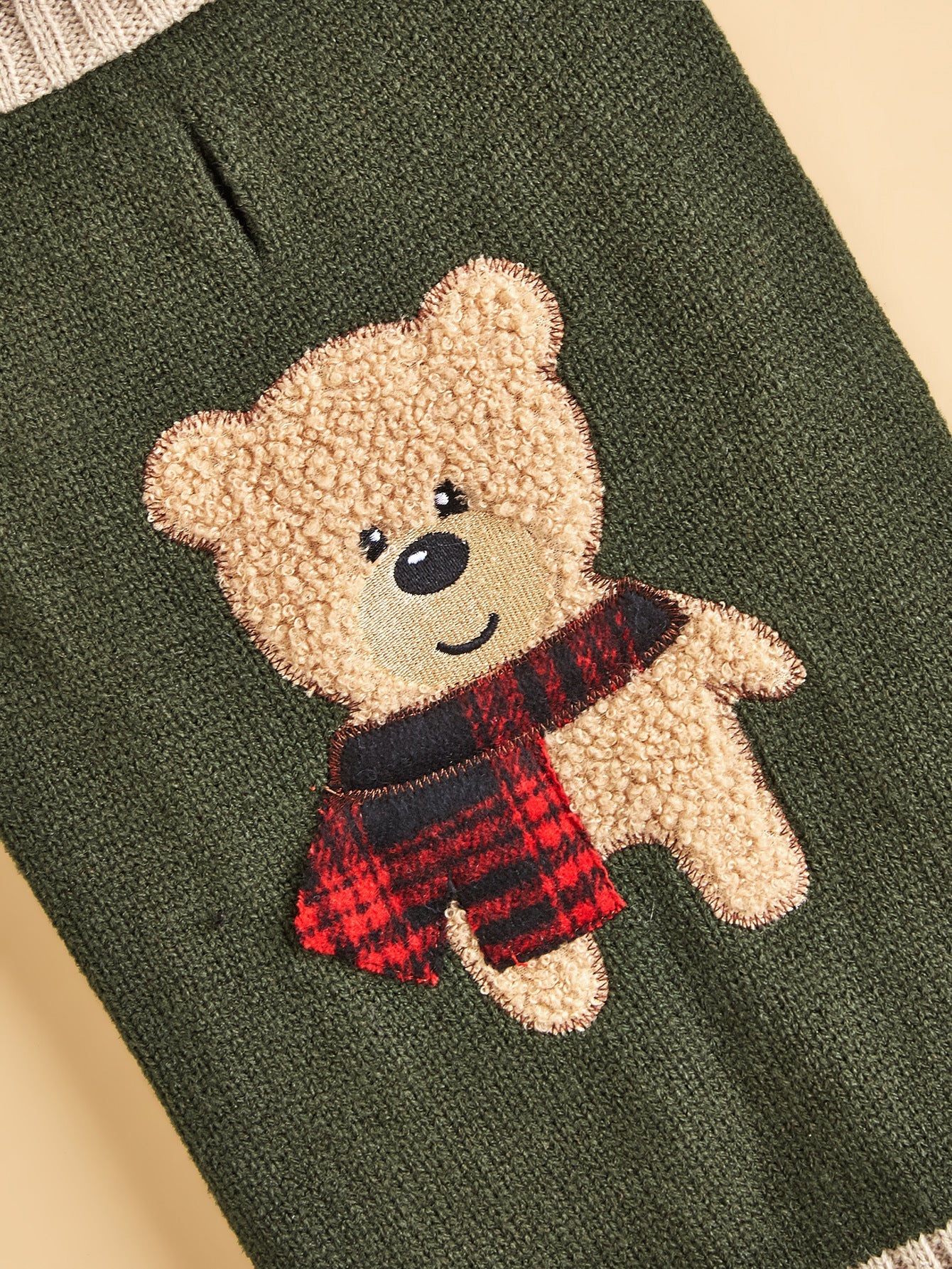 KFX-1876541 Autumn and Winter Army Green Cartoon Dog Sweater for All Sizes