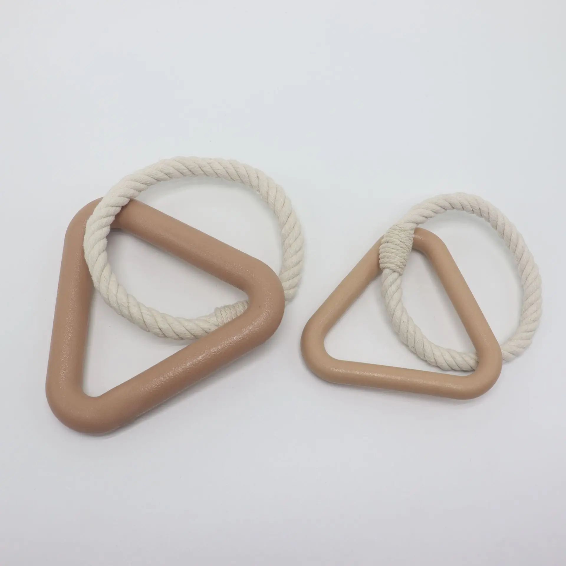 KFX-1936957 Large Triangular Pull Ring Toy Made of Durable Cotton Rope for Interactive Pet Play