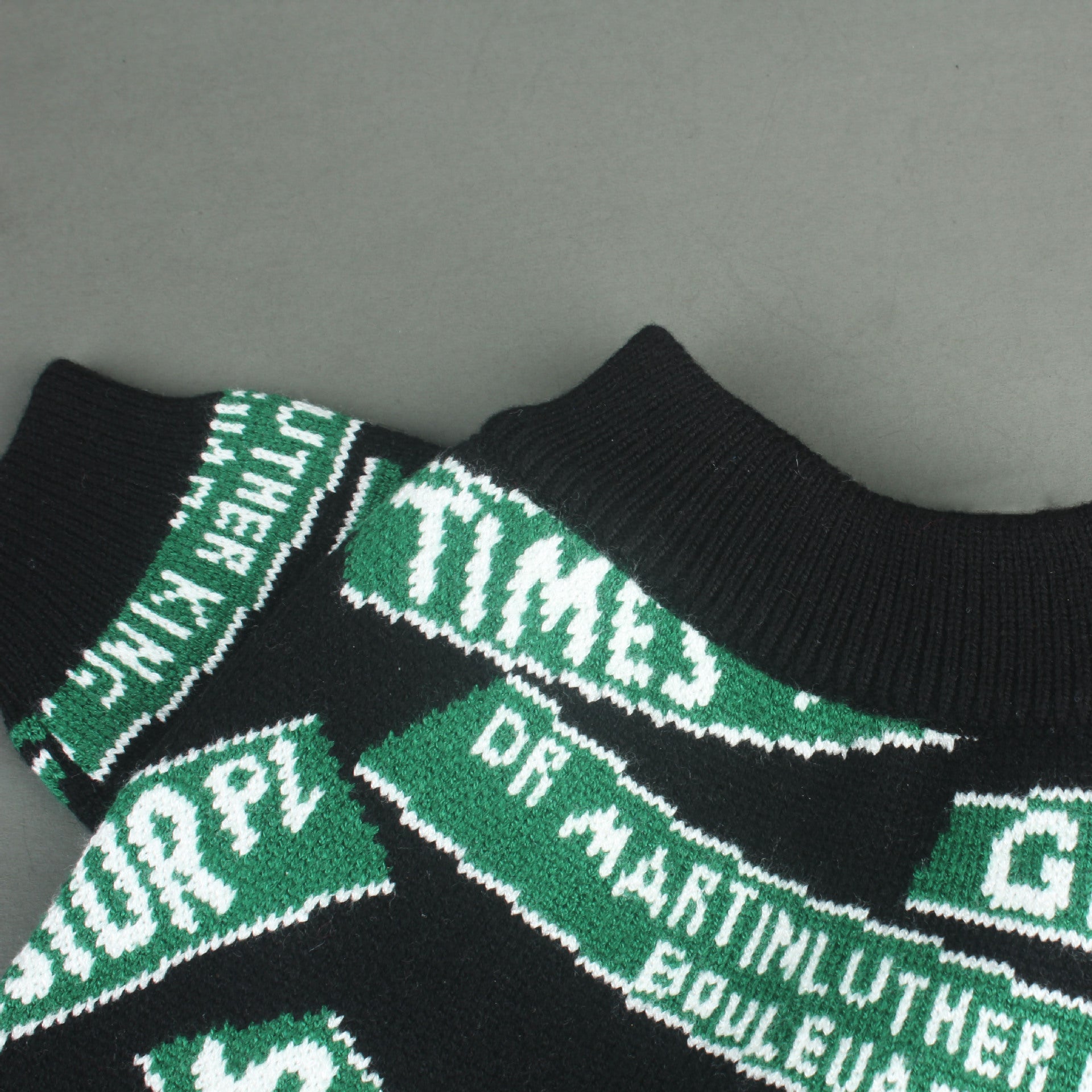 KFX-1942077 Stylish Wool Sweater for Dogs and Cats with Trendy Street Slogan Design