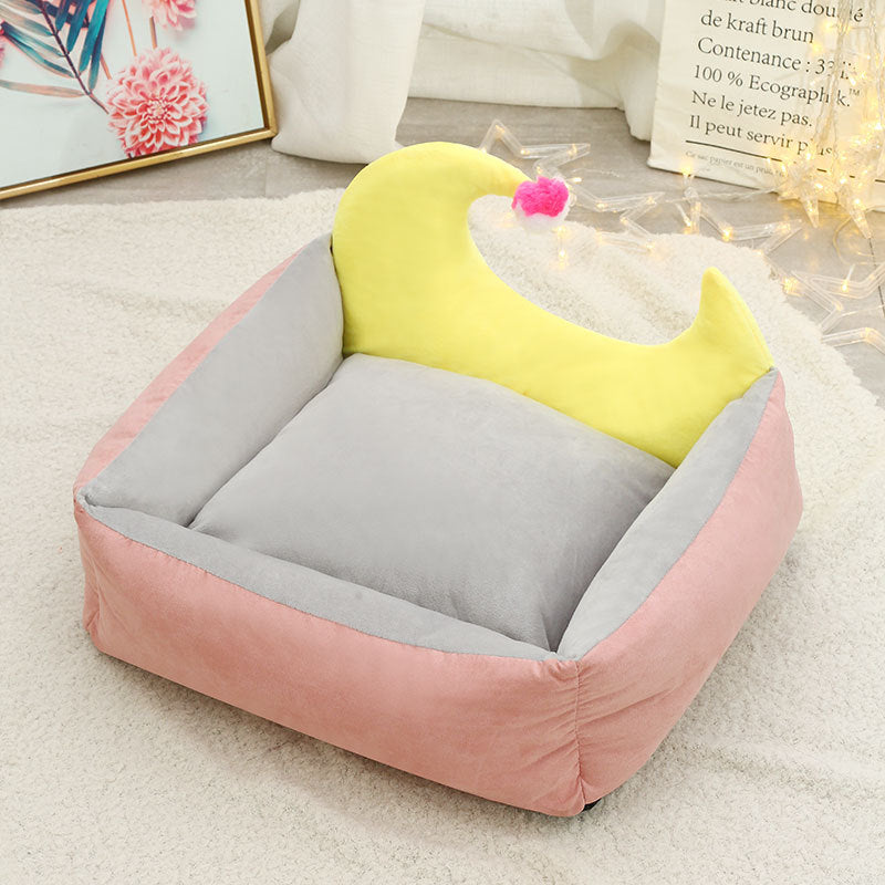 KFX-1949885 Cozy Suede Moon Pet Nest for Cats and Small Dogs