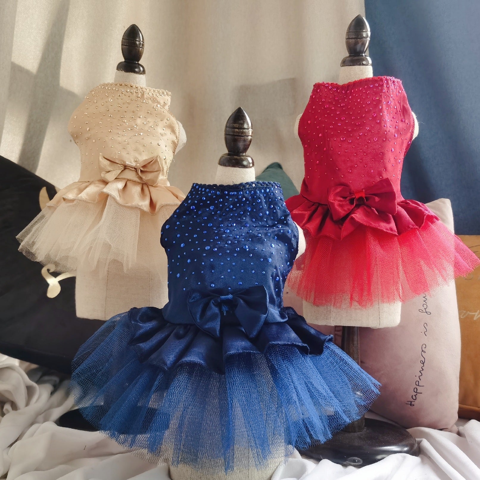 KFX-2090813 Elegant Artificial Silk Skirt for Pets - Available in Multiple Sizes