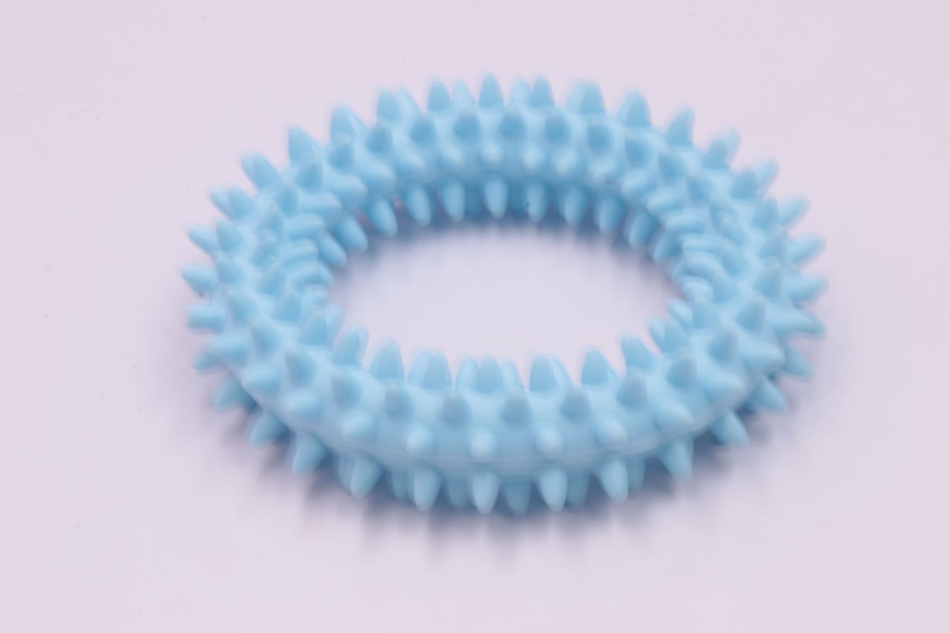 KFX-2111165 Durable TPR Spiky Circle Dog Chew Toy for Molar Health and Energy Release