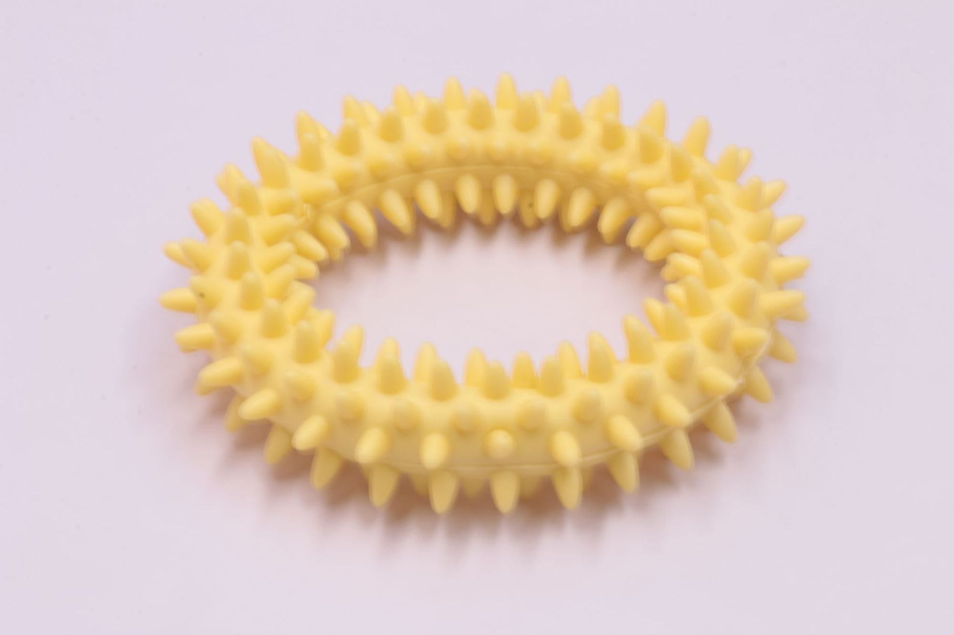 KFX-2111165 Durable TPR Spiky Circle Dog Chew Toy for Molar Health and Energy Release