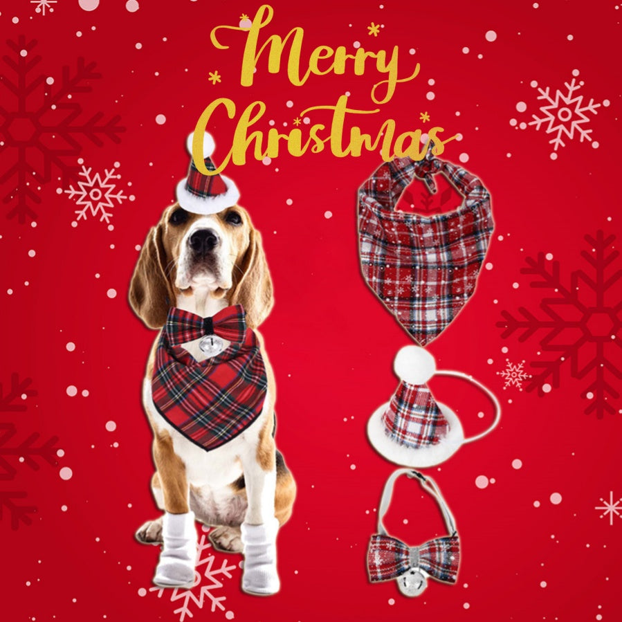 KFX-2171069 Christmas Triangle Pet Bib with Santa Deer Print - Durable Fabric Dog Scarf for Holiday Wear