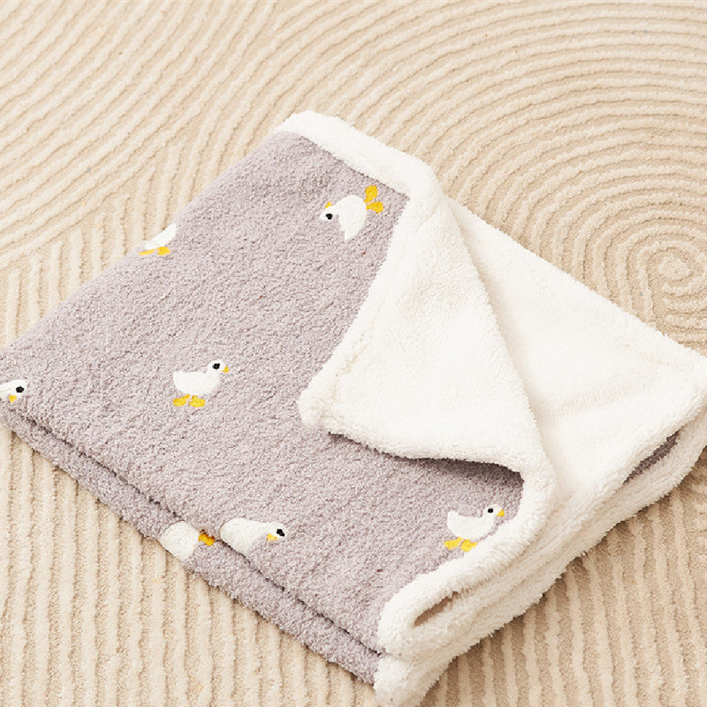 KFX-2183229 Cozy Flannel Pet Blanket for Cats and Small Dogs - Soft, Warm, Machine Washable Options Available
