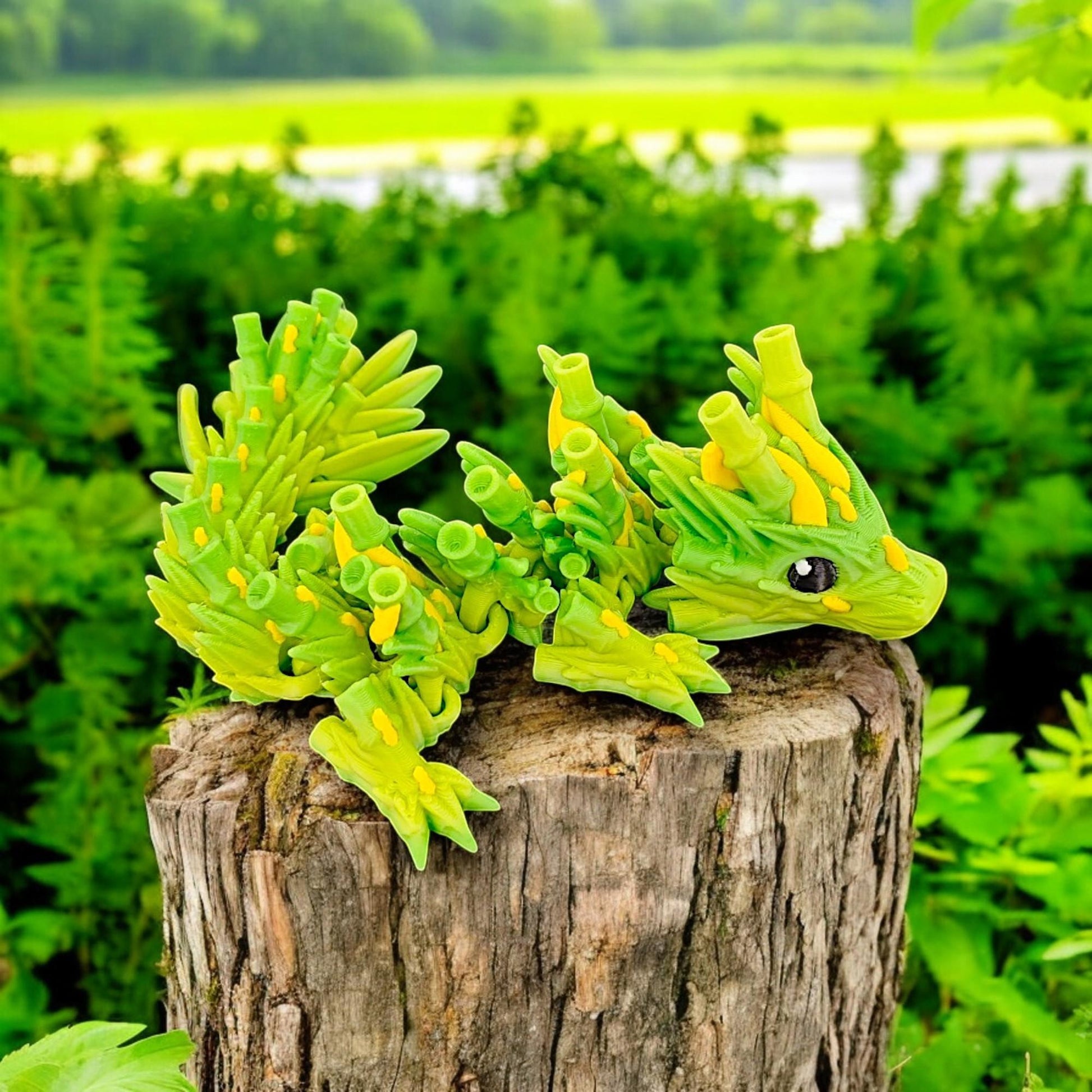 KFX-2207037 Bamboo Joint Dragon Decorative Sculpture with Exquisite Details and Realistic Design