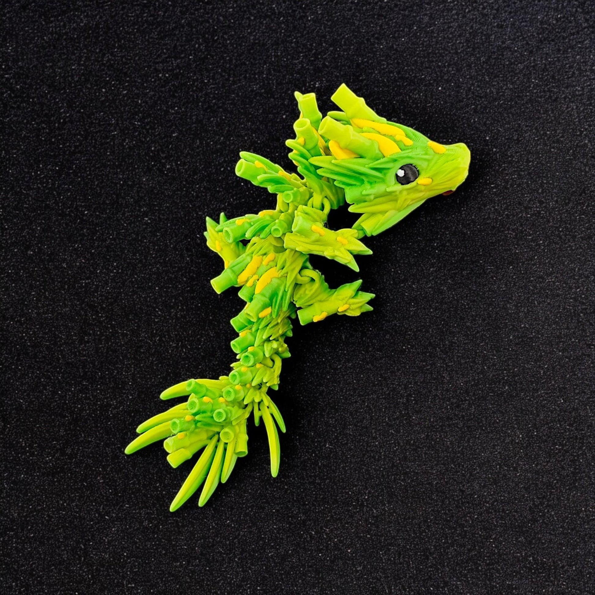 KFX-2207037 Bamboo Joint Dragon Decorative Sculpture with Exquisite Details and Realistic Design