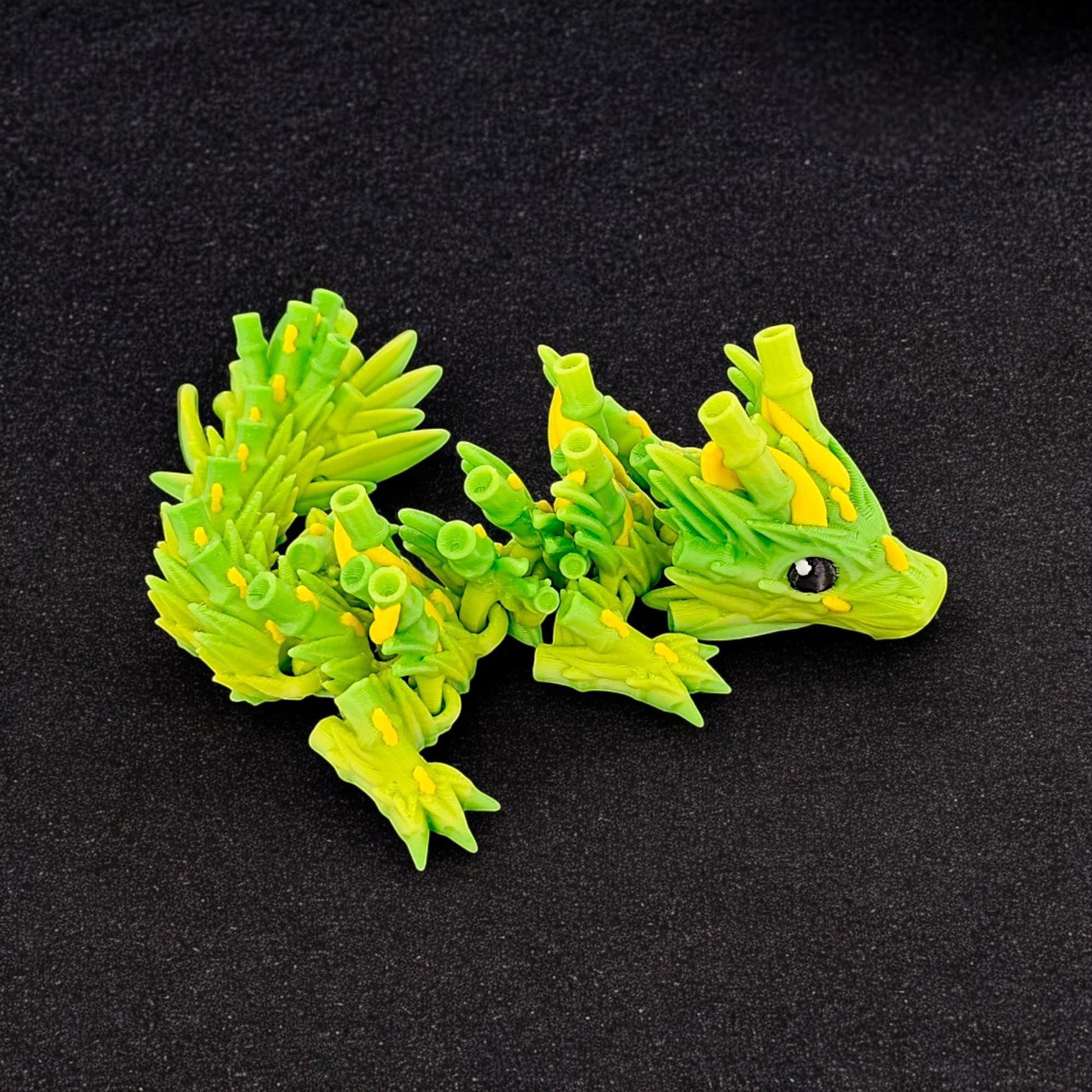 KFX-2207037 Bamboo Joint Dragon Decorative Sculpture with Exquisite Details and Realistic Design