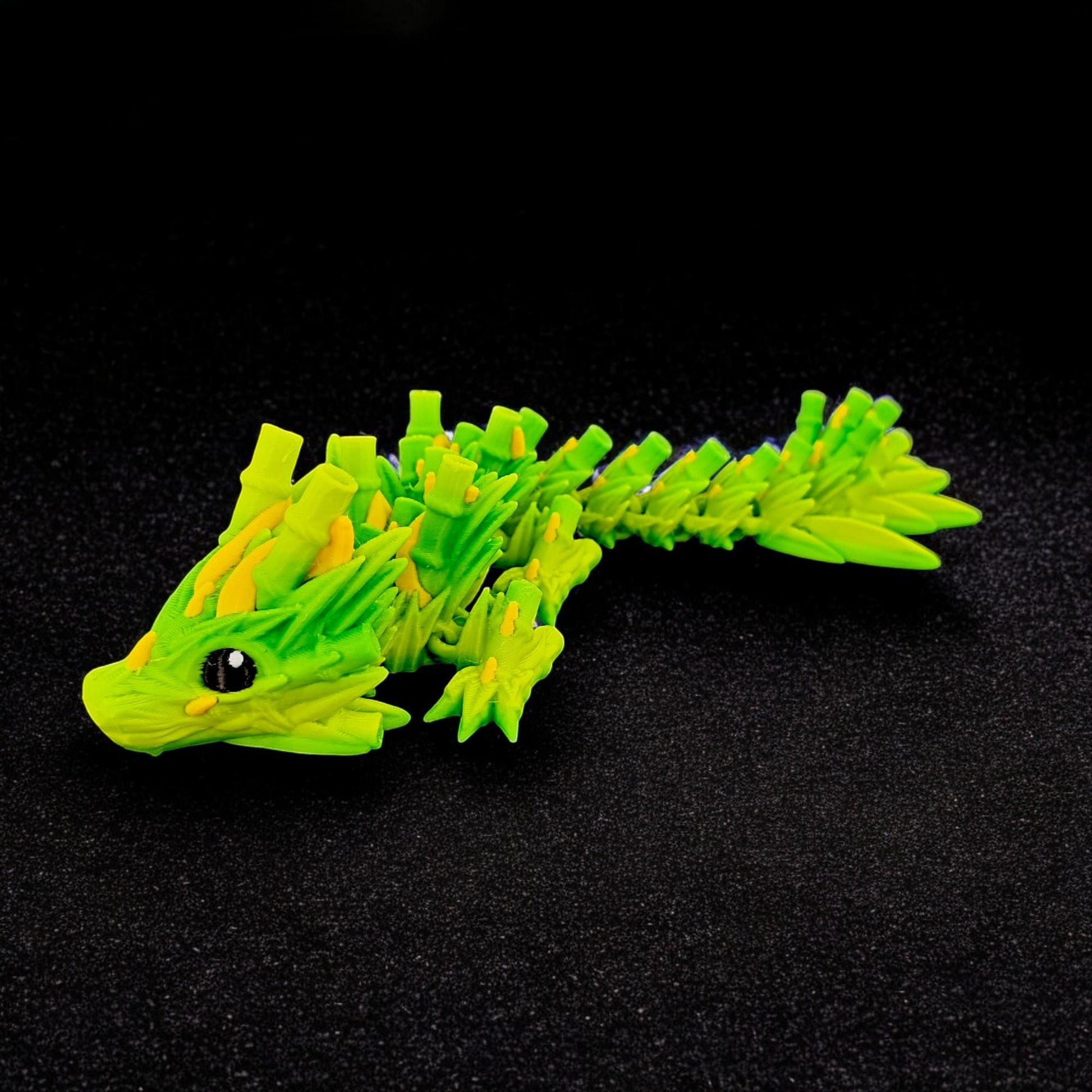 KFX-2207037 Bamboo Joint Dragon Decorative Sculpture with Exquisite Details and Realistic Design
