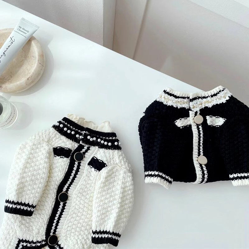 KFX-2209981 Korean Style Puppy Sweater with Pearl Collar in Classic Black and White