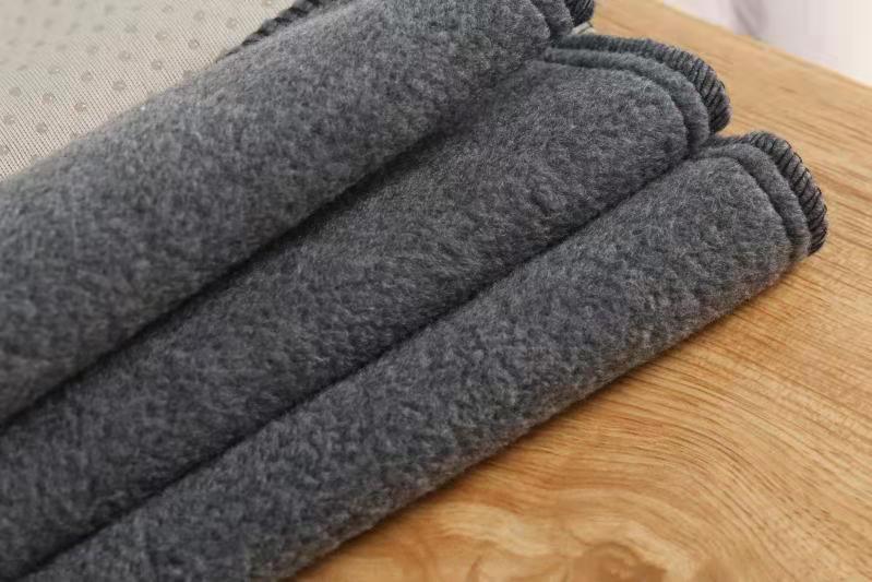 KFX-2213821 Waterproof Anti-Skid Pet Blanket in Fleece – Various Sizes Available