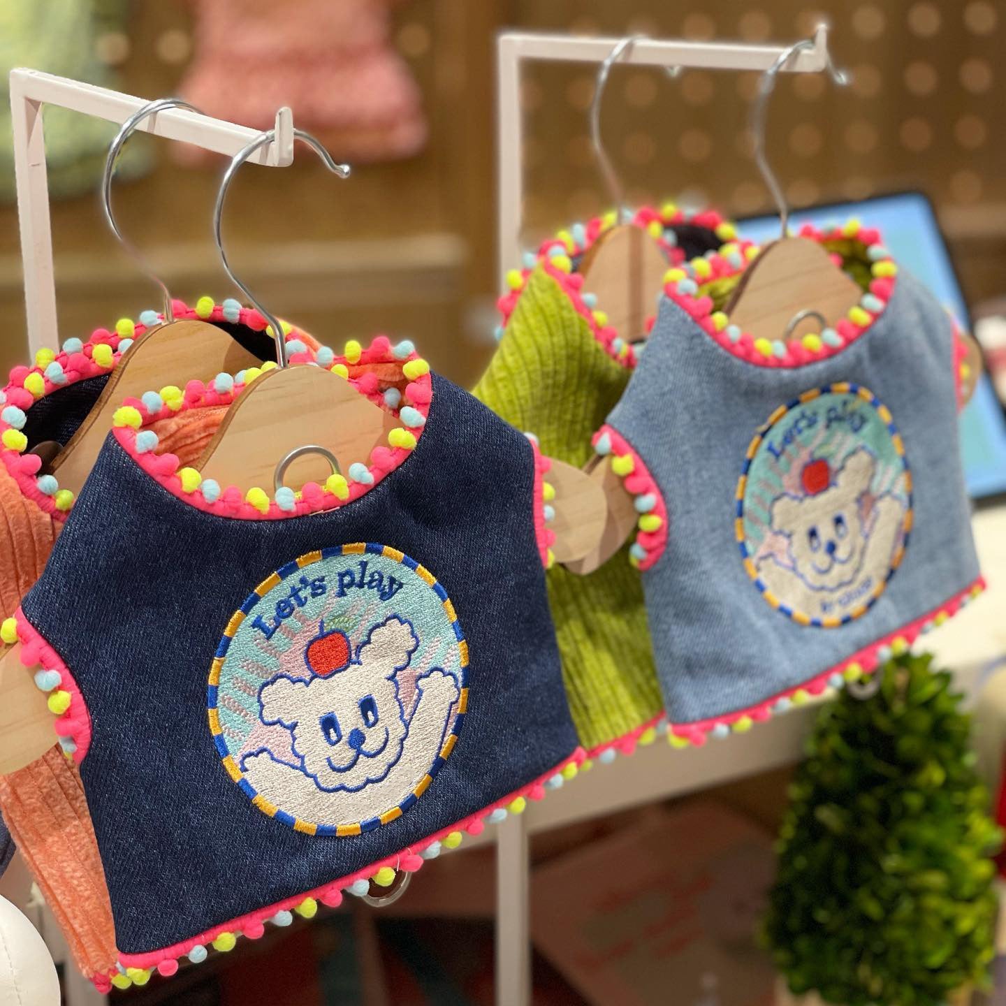 KFX-2239549 Korean Style Dark Denim Chest Strap with Puppy Embroidery for All Seasons