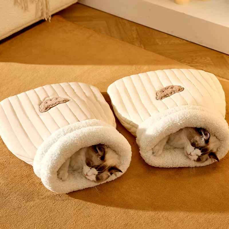 KFX-2248765 Cozy Cat Sleeping Bag with Bear Pattern - Soft Fleece & Supportive Cotton Fiber, 3D Entrance, and Machine Washable