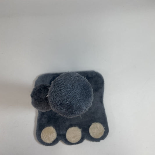 KFX-2259517 Gray Cat Paw Print Design