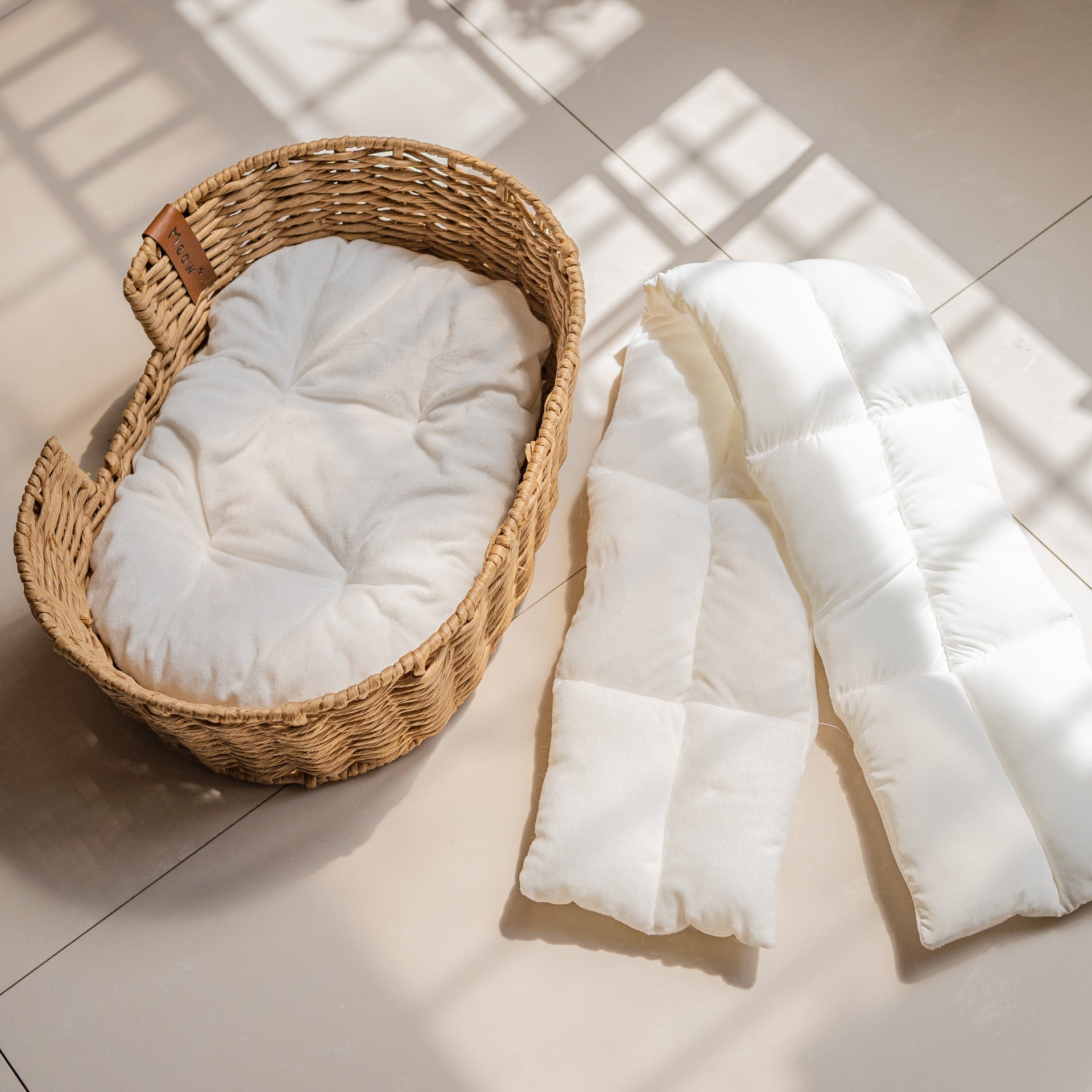KFX-2407229 Hand-Woven Rattan Pet Nest with Cooling Fabric and Flannel Options - Small to Large Sizes Available