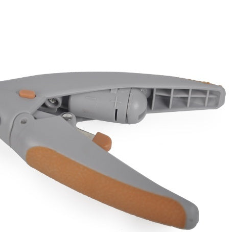 KFX-2477885 Lightweight Nail Clipper for Dogs and Cats with Comfortable Grip and Easy Control