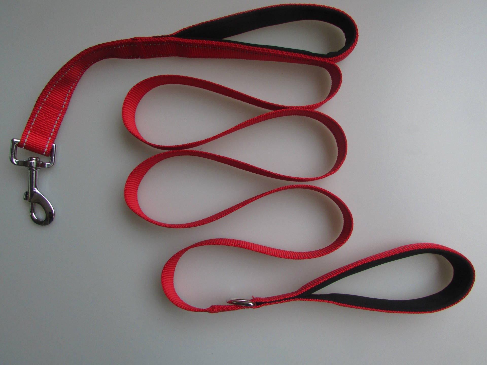 KFX-2479677 Reflective Double Handle Nylon Pet Leash with Metal Buckle and Trash Bag Holder