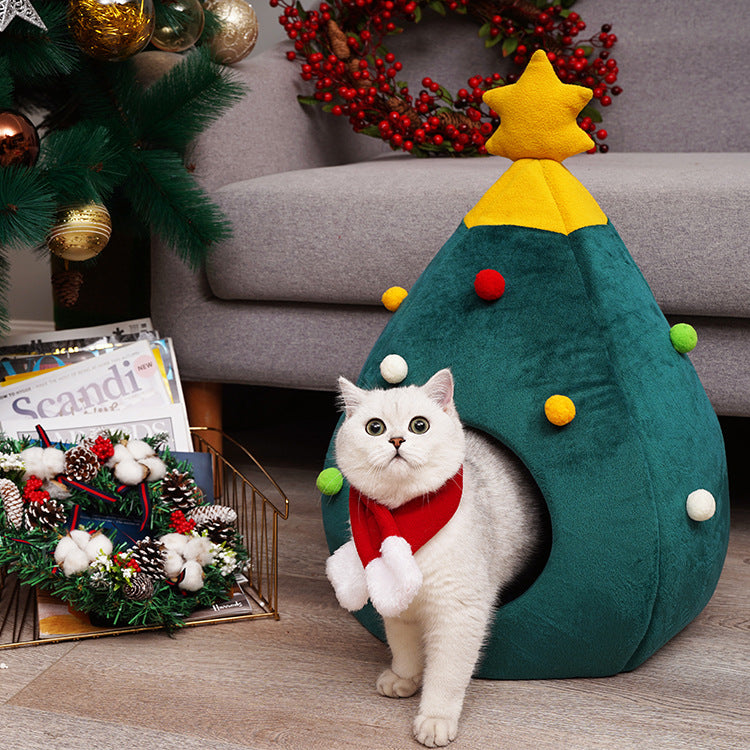 KFX-2479933 Christmas Tree Shaped Cat Bed Made of Felt - Cozy Cat Nest for Home Use - Multiple Sizes Available