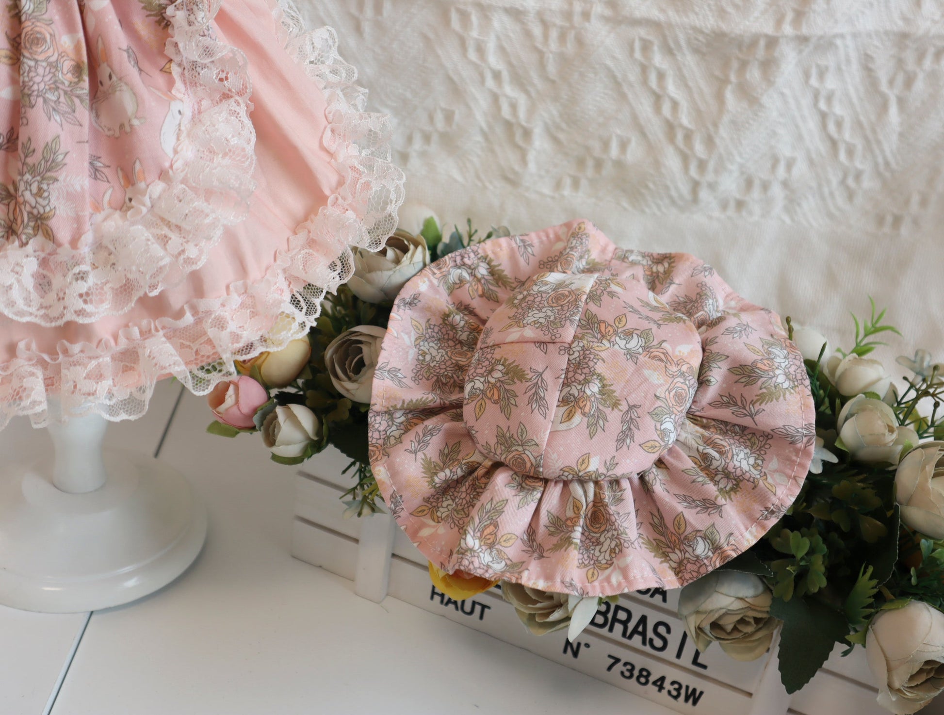 KFX-2518973 Pink Lace Dog Dress and Hat Set for Pets, Multiple Sizes Available