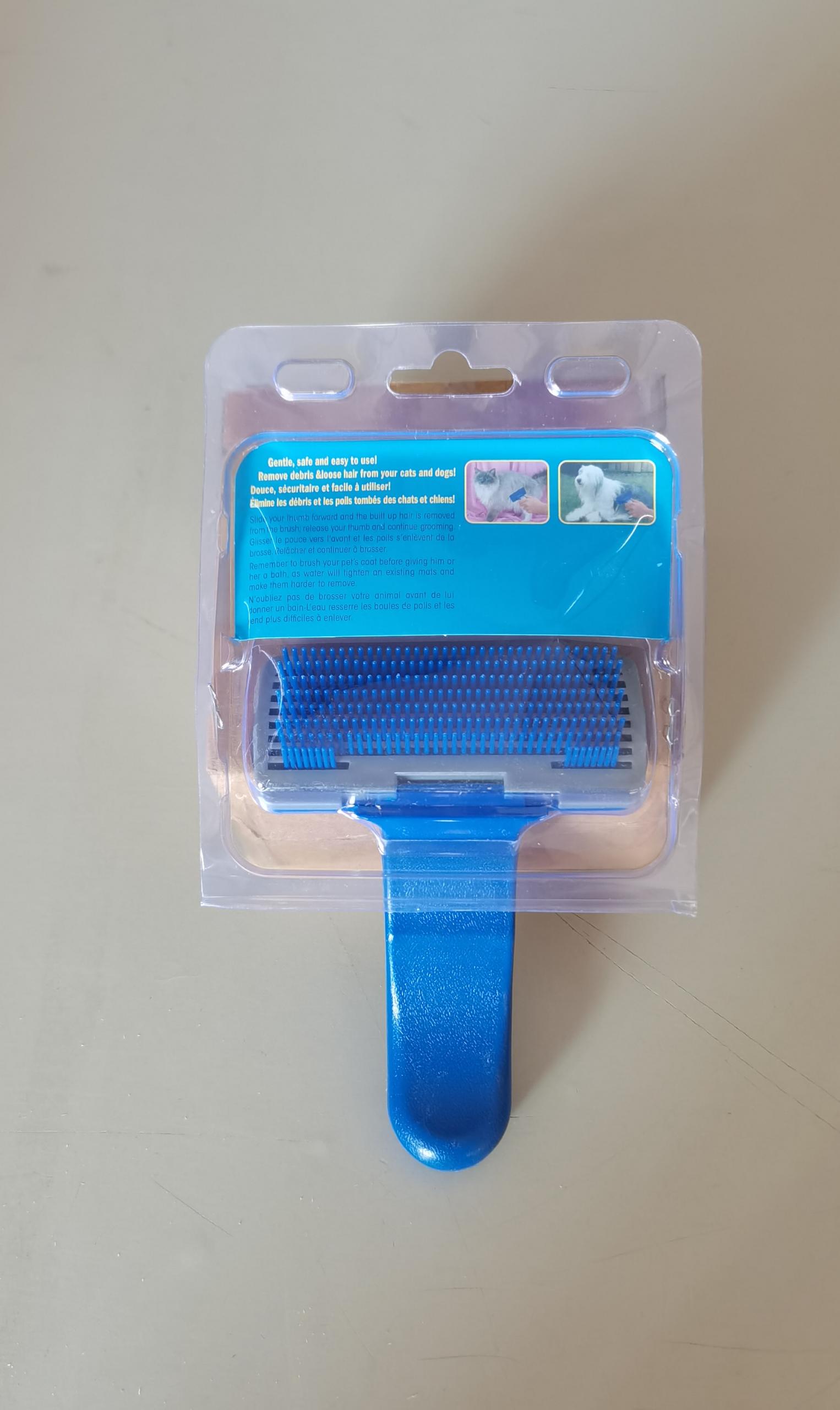 KFX-2523965 Self-Cleaning Pet Brush Comb for Dogs and Cats - Easy to Use Grooming Tool with Comfortable Handle