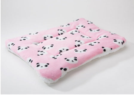 KFX-2541501 Cute Cartoon Lamb Cashmere and Flannel Universal Dog Mat