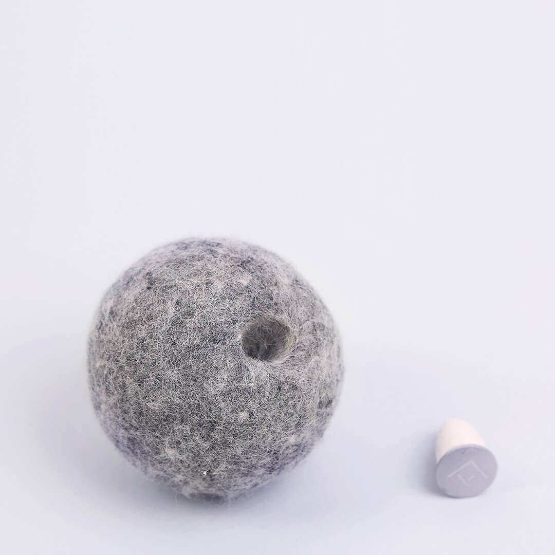 KFX-2600253 Cat Pure Wool Catnip Toy Capsules with Adjustable Mint Filling - Fun and Durable Play Balls