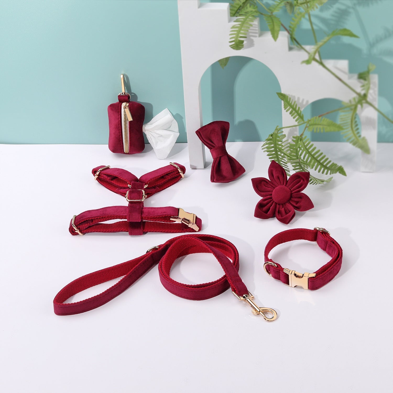 KFX-2639421 Classic Soft Velvet Pet Collar and Traction Rope Set with Bow Tie and Toilet Bag