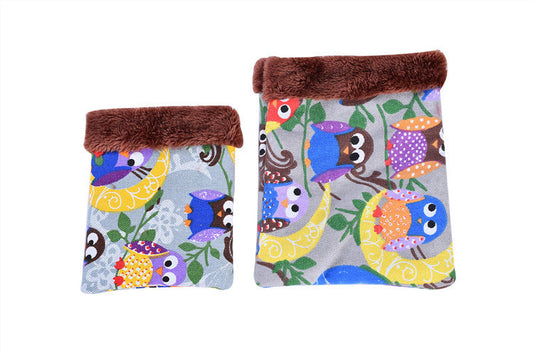 KFX-2667197 Cozy Arctic Velvet Sleeping Bag for Small Pets - Perfect for Hamsters, Squirrels, and More
