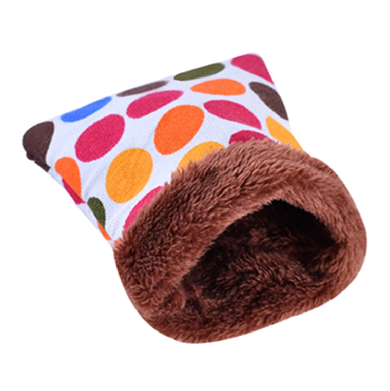 KFX-2667197 Cozy Arctic Velvet Sleeping Bag for Small Pets - Perfect for Hamsters, Squirrels, and More