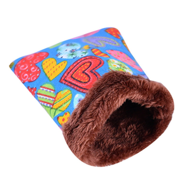 KFX-2667197 Cozy Arctic Velvet Sleeping Bag for Small Pets - Perfect for Hamsters, Squirrels, and More