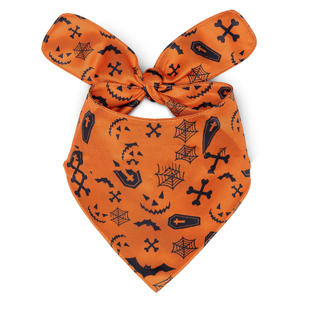 KFX-2695357 Halloween Triangle Dog Saliva Towel - Double Layer Polyester with Bat, Skull, and Pumpkin Designs