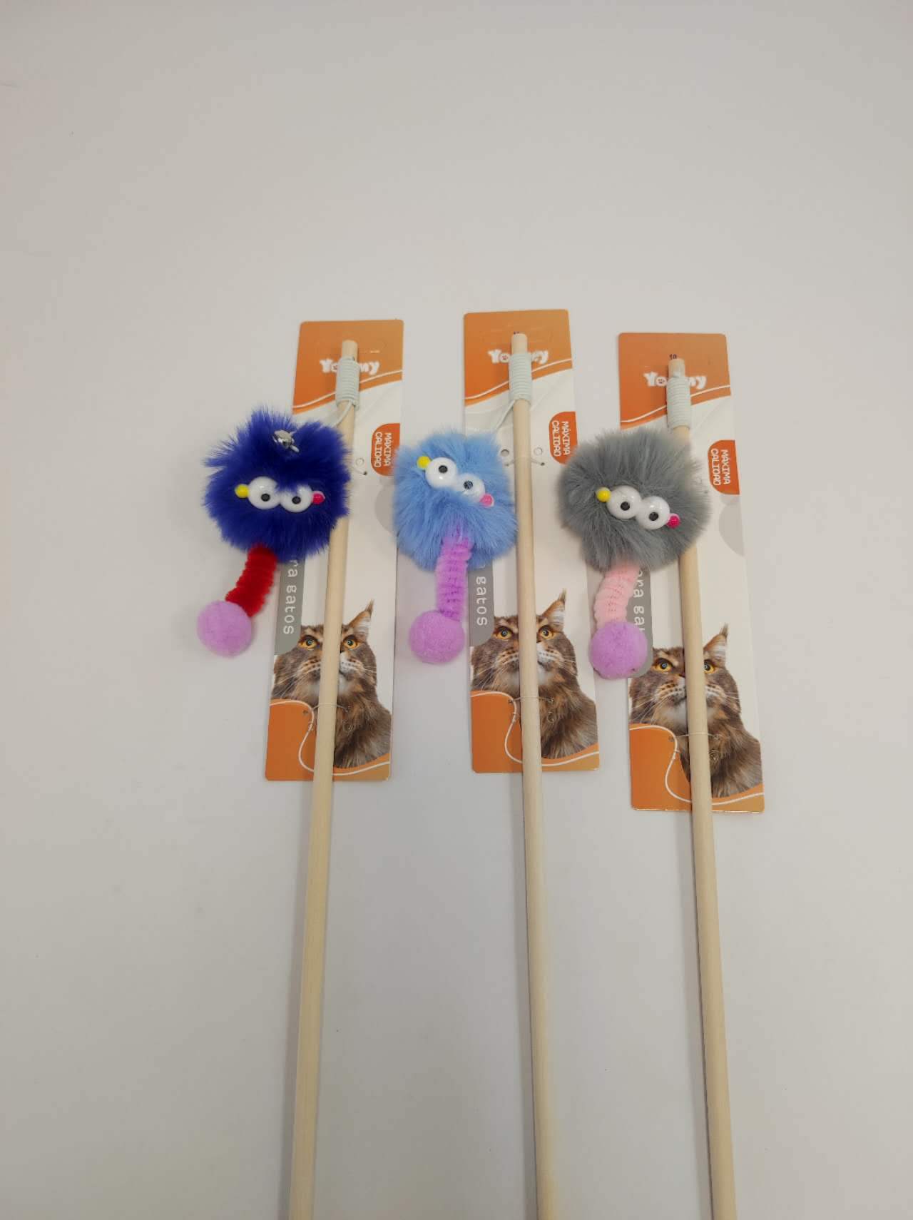 KFX-2737085 Big Eyes Interactive Cat Toy for Fun and Playful Engagement
