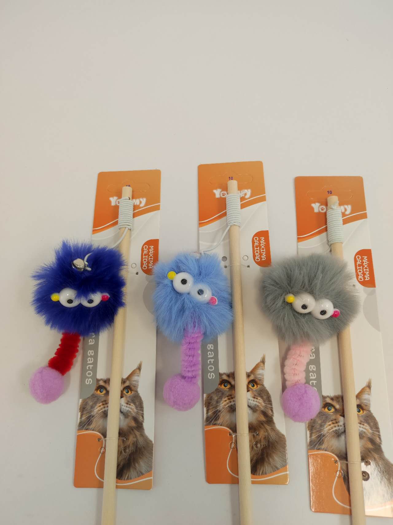 KFX-2737085 Big Eyes Interactive Cat Toy for Fun and Playful Engagement