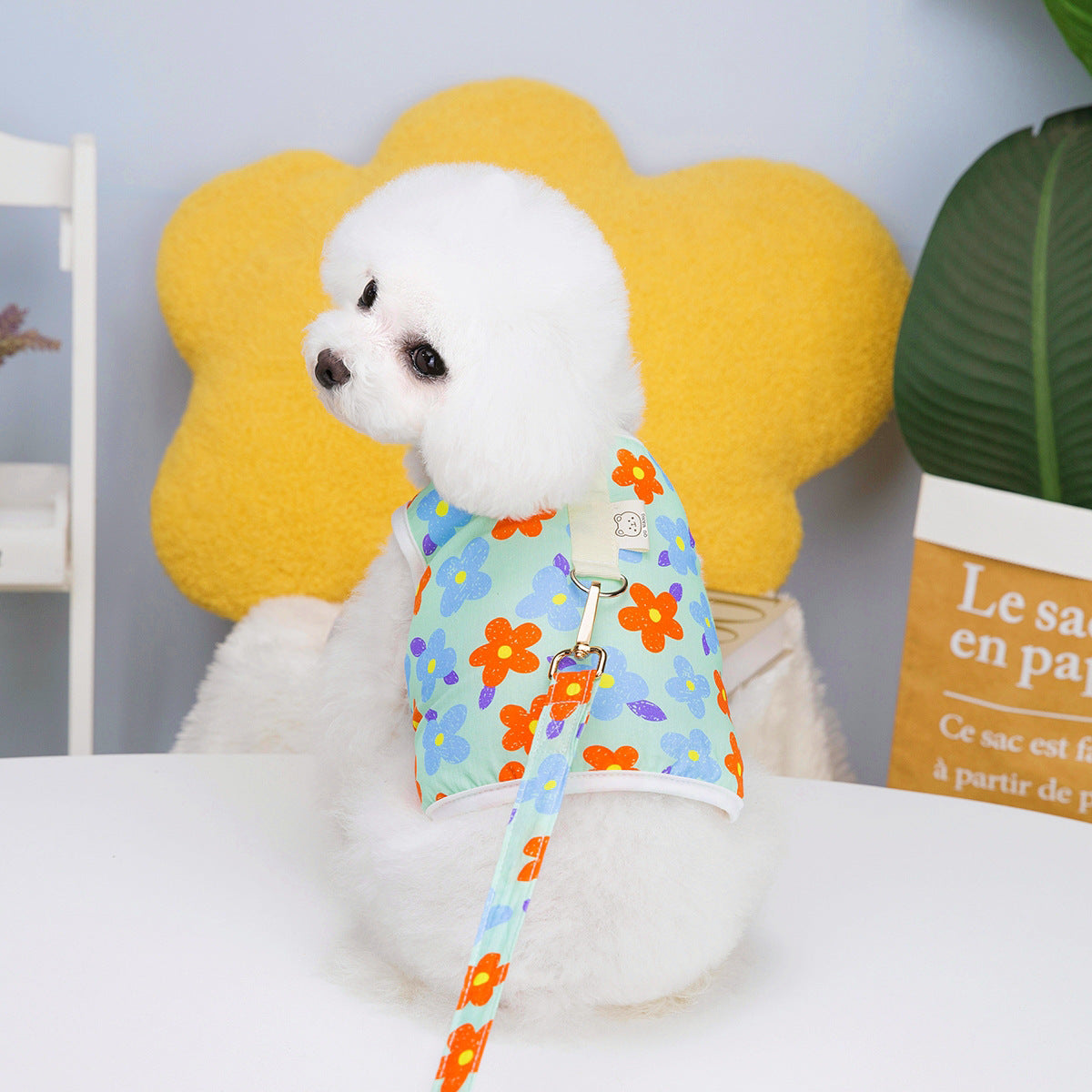 KFX-2781117 Chest and Back Traction Vest for Dogs with Lead Rope - Cotton and Floral Design in Light Blue, Light Yellow, and Pink