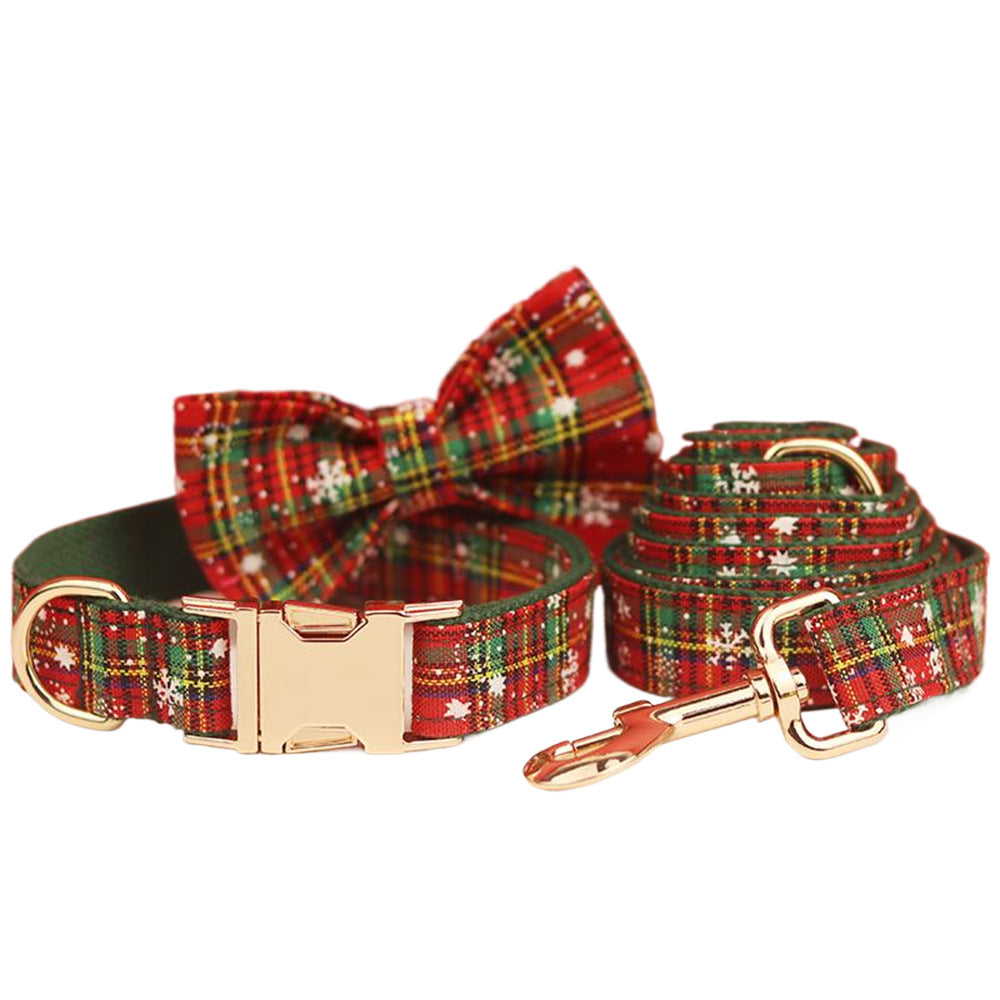 KFX-2803261 Christmas Snowflake Pet Collar Set - Green Background, Includes Collar, Leash, Bow, and Vest