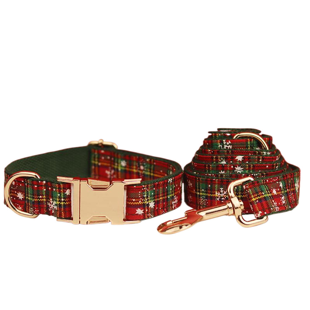 KFX-2803261 Christmas Snowflake Pet Collar Set - Green Background, Includes Collar, Leash, Bow, and Vest