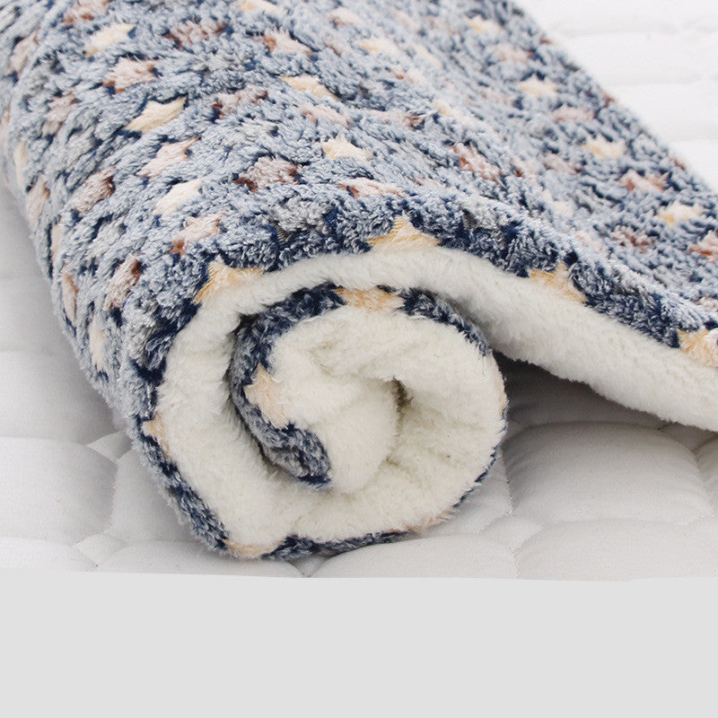 KFX-2836413 Pet Blanket for Cats and Dogs - Soft Coral Fleece, Moisture-Resistant, Non-Slip Design, Machine Washable