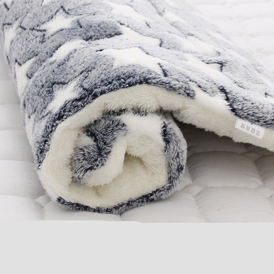 KFX-2836413 Pet Blanket for Cats and Dogs - Soft Coral Fleece, Moisture-Resistant, Non-Slip Design, Machine Washable