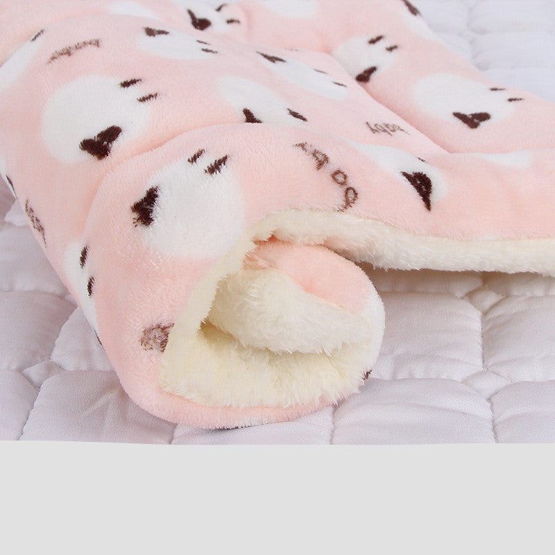 KFX-2836413 Pet Blanket for Cats and Dogs - Soft Coral Fleece, Moisture-Resistant, Non-Slip Design, Machine Washable